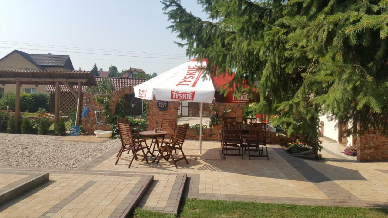 Cudowny Zakatek Z Ogrodem I Basenem Apartamento Bukwica  Exterior foto