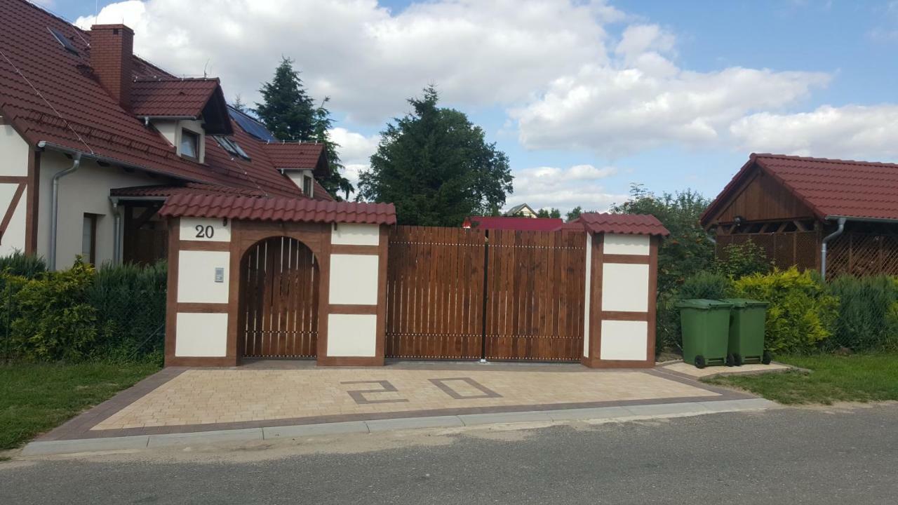 Cudowny Zakatek Z Ogrodem I Basenem Apartamento Bukwica  Exterior foto