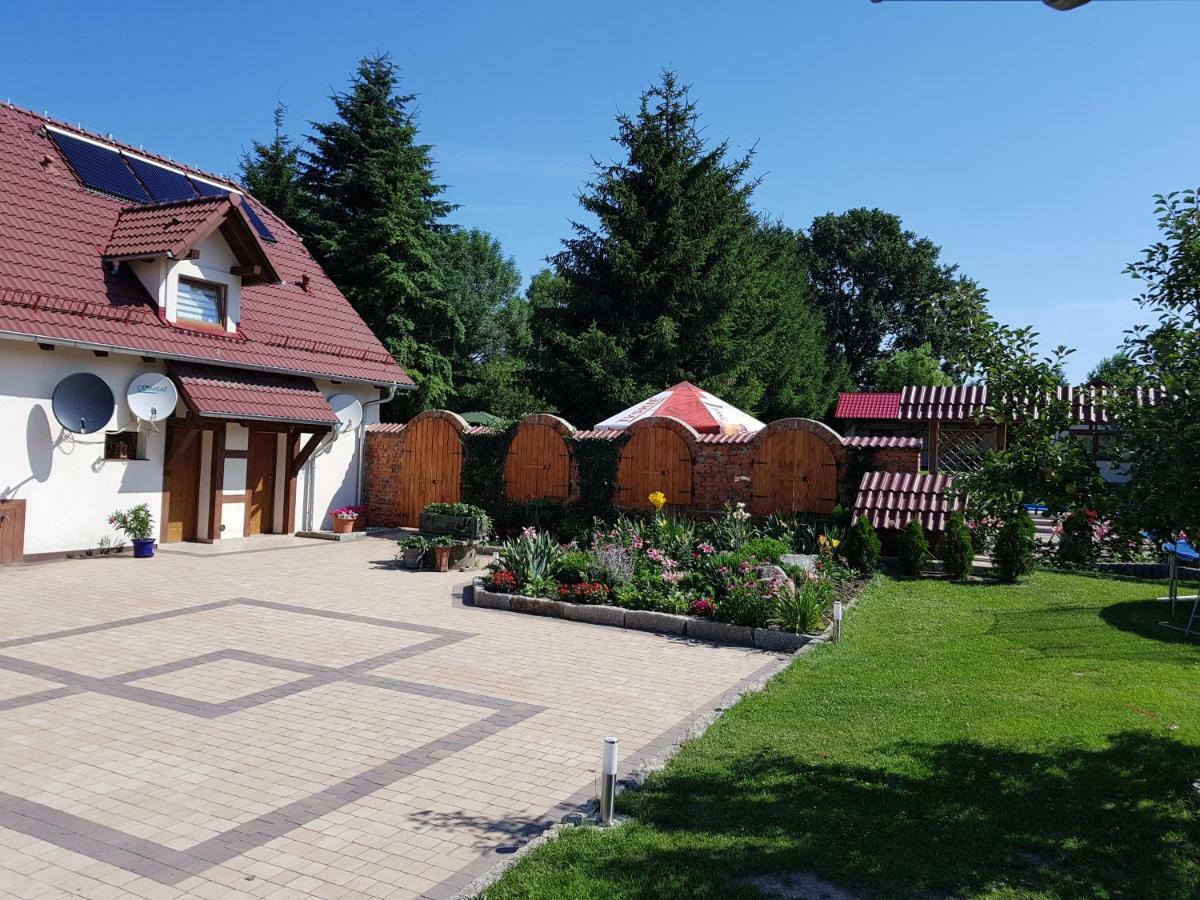Cudowny Zakatek Z Ogrodem I Basenem Apartamento Bukwica  Exterior foto